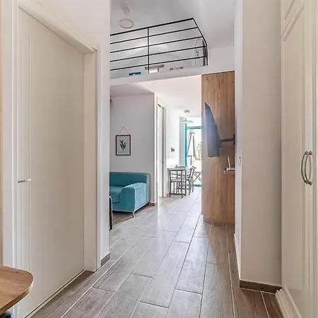 Appartement Santorini Wave Loft 2 Gjilek